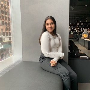 Meet your Posher, Ashley